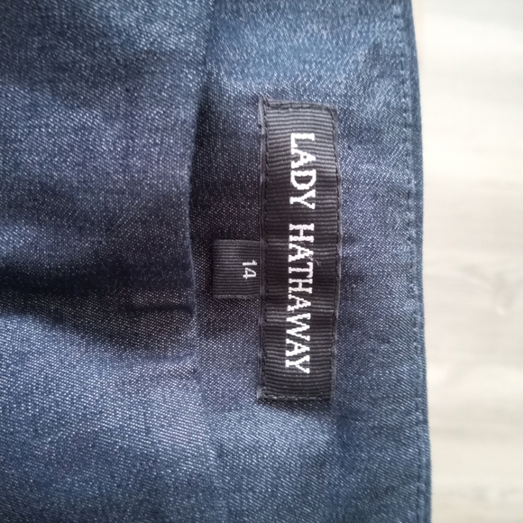 Chic Women's Charcoal Pantsuit - Picture 2 of 3